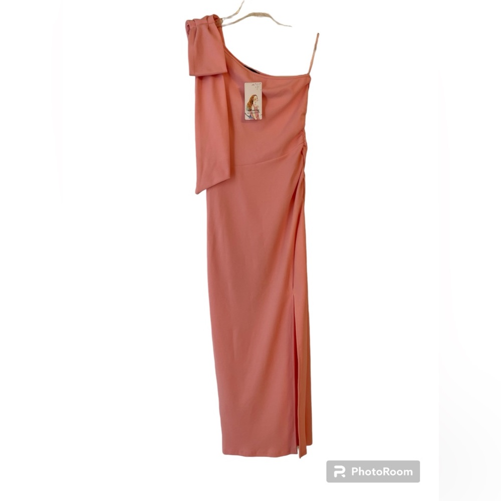 Pretty Garden one shoulder long dress. Women’s size small. NWTs. Blush Pink.